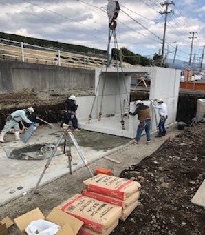 裾野市_歩行者用通路_施工風景03