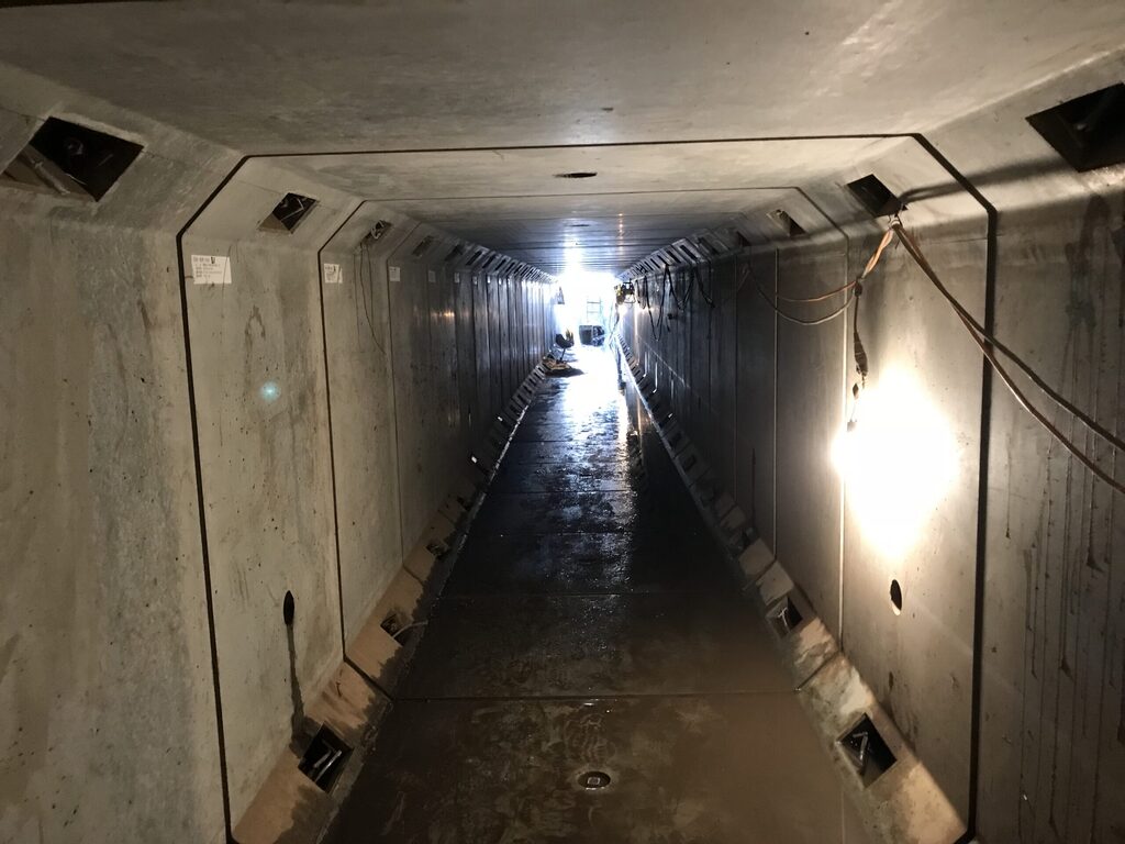 推進ボックス内部