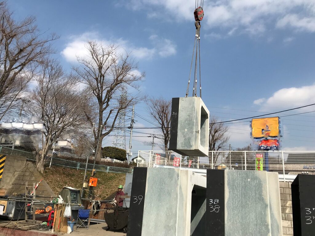 推進BOX吊り上げ状況