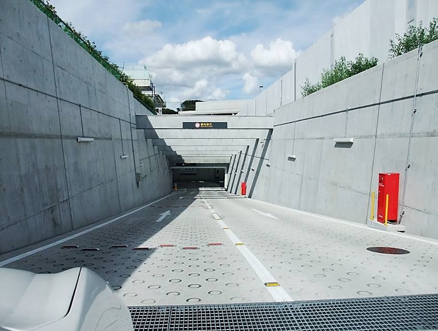地下駐車場連絡通路4