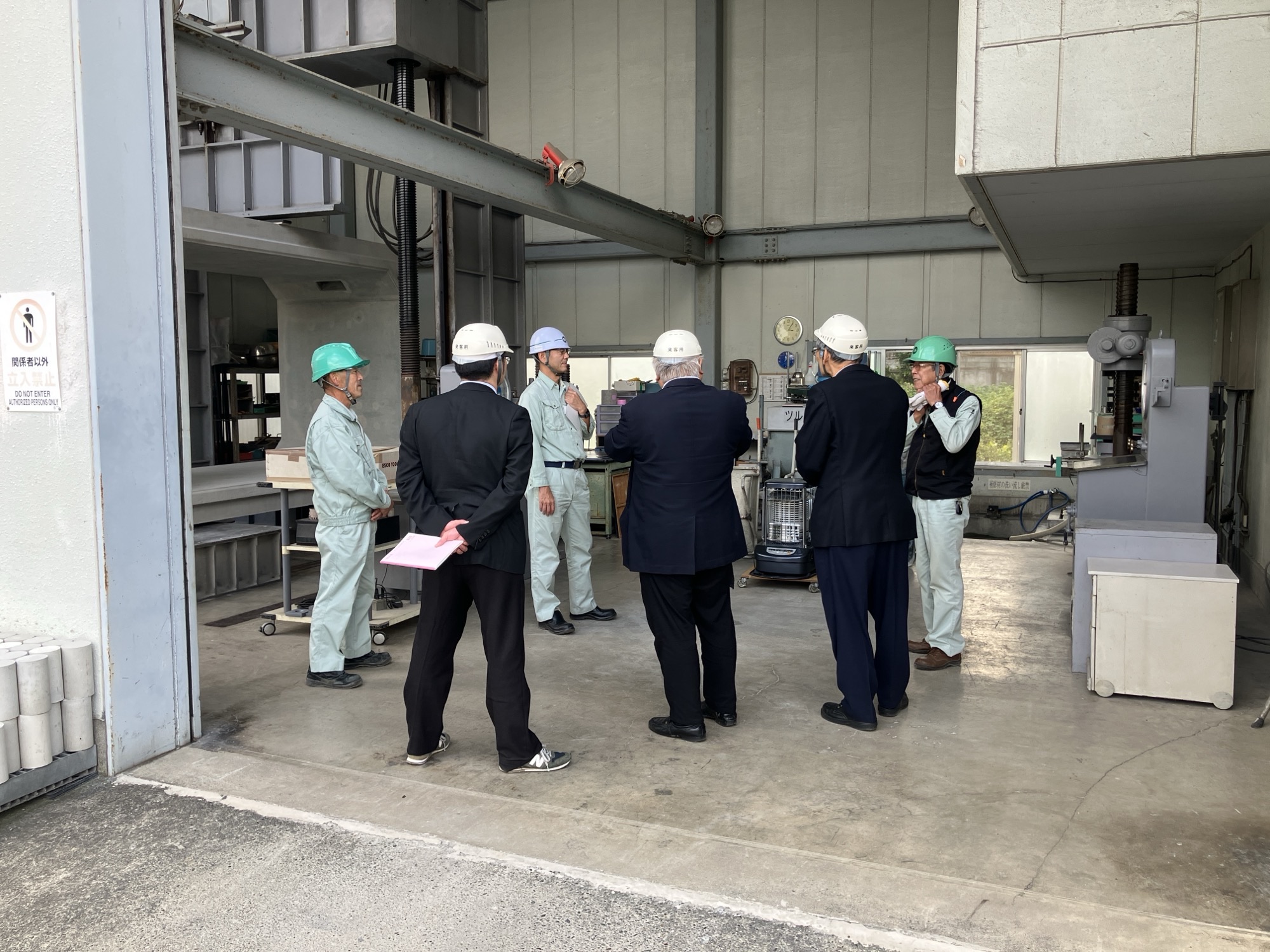 一般財団法人カーボンフロンティア機構の皆様が、伊勢原工場見学の為ご