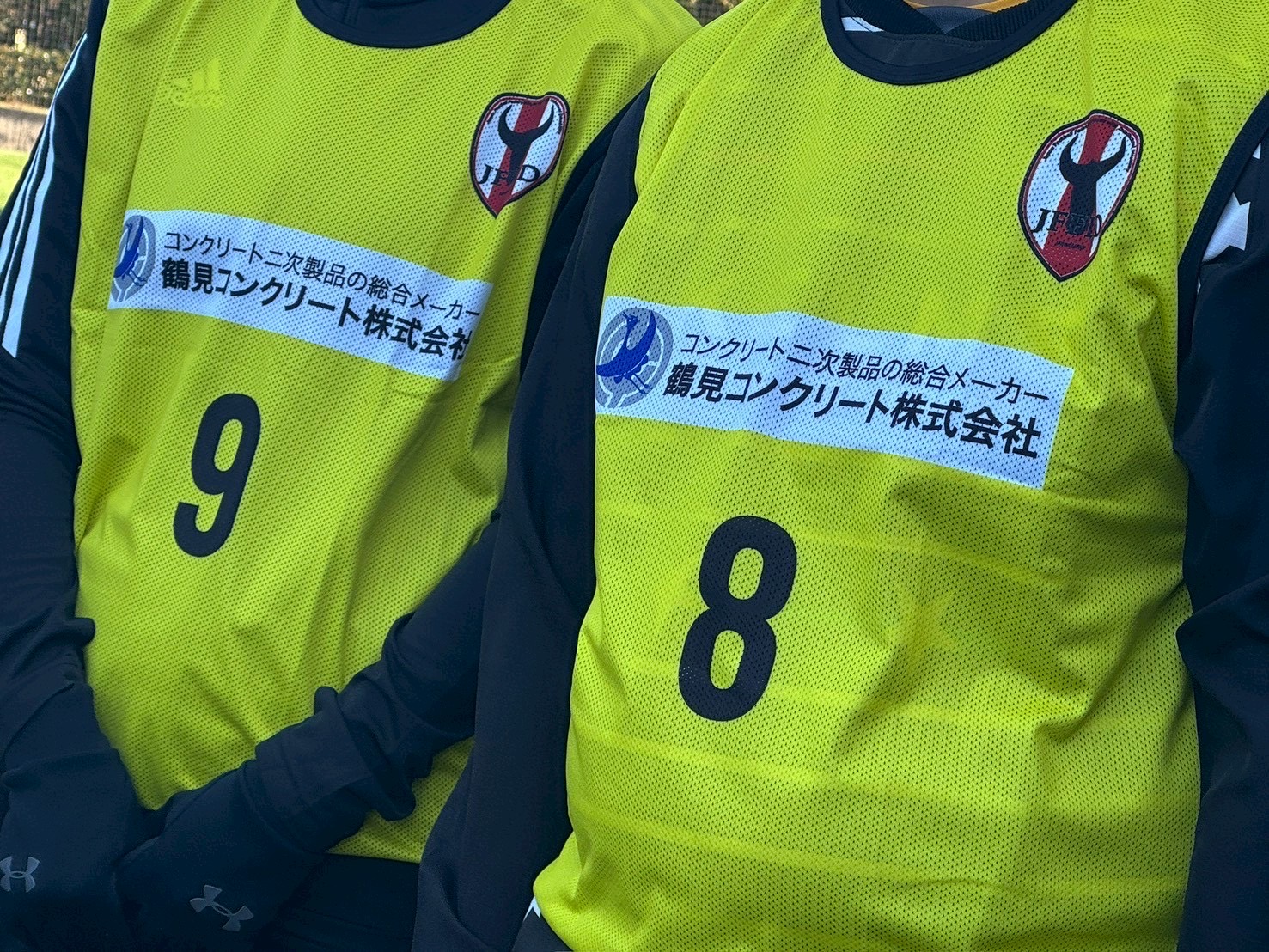 JFFID様サッカーチームが当社名を入れたビブスを着用して練習、活動し